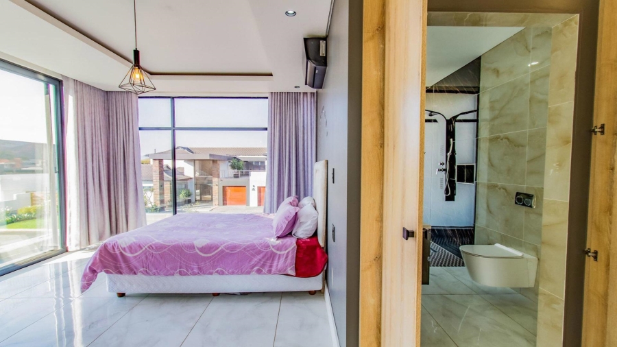 6 Bedroom Property for Sale in The Islands Estates North West